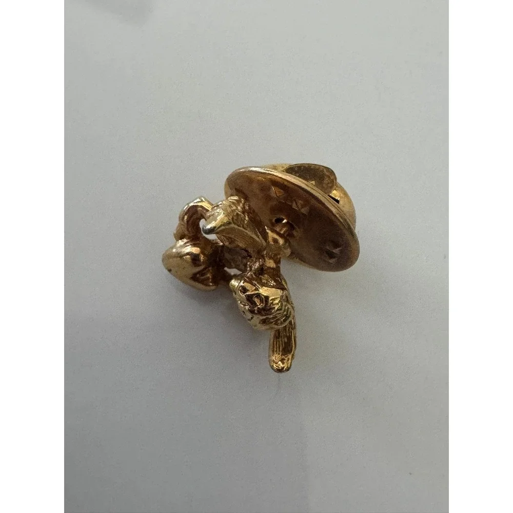 Vintage Gold Tone Cherub Angel Holding Heart Lapel Pin Brooch‎ Tie Tack Unisex